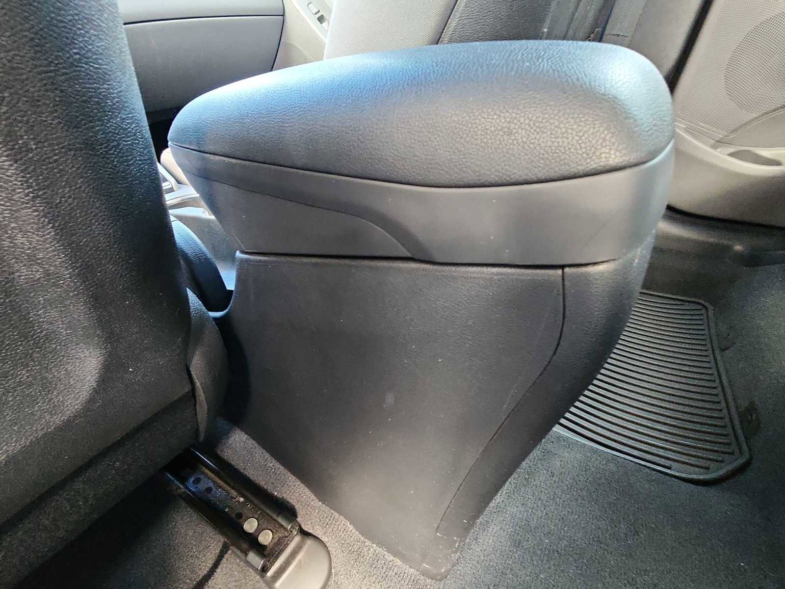 Used 2013 Hyundai Elantra GLS image 20