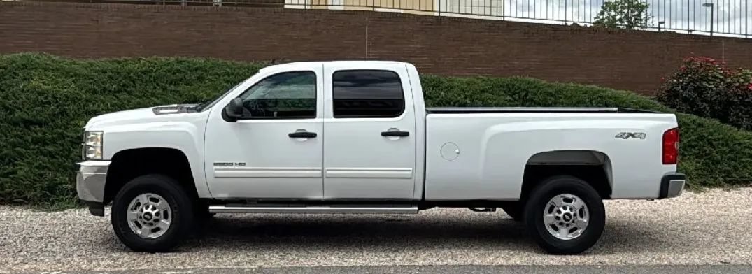 Used 2014 Chevrolet Silverado 2500 LT AWD/4WD image 2