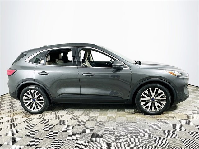 Used 2020 Ford Escape Titanium image 2