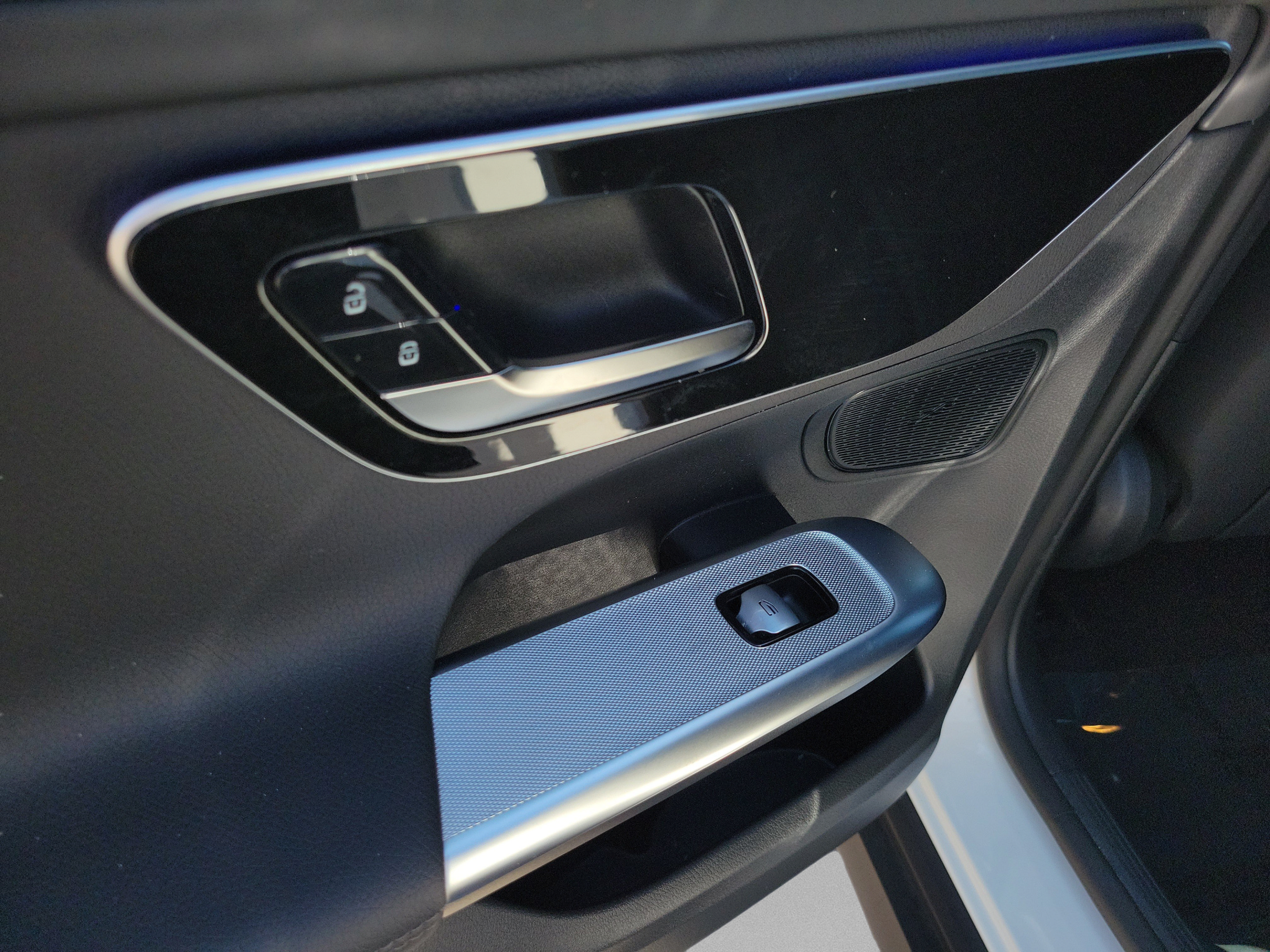 Certified 2024 Mercedes-Benz GLC 300 4MATIC image 8