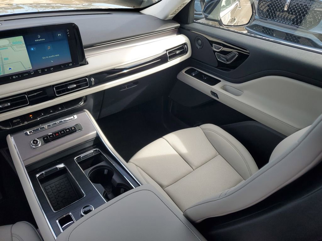 New 2025 Lincoln Aviator 2WD w/ Equipment Group 101A image 18
