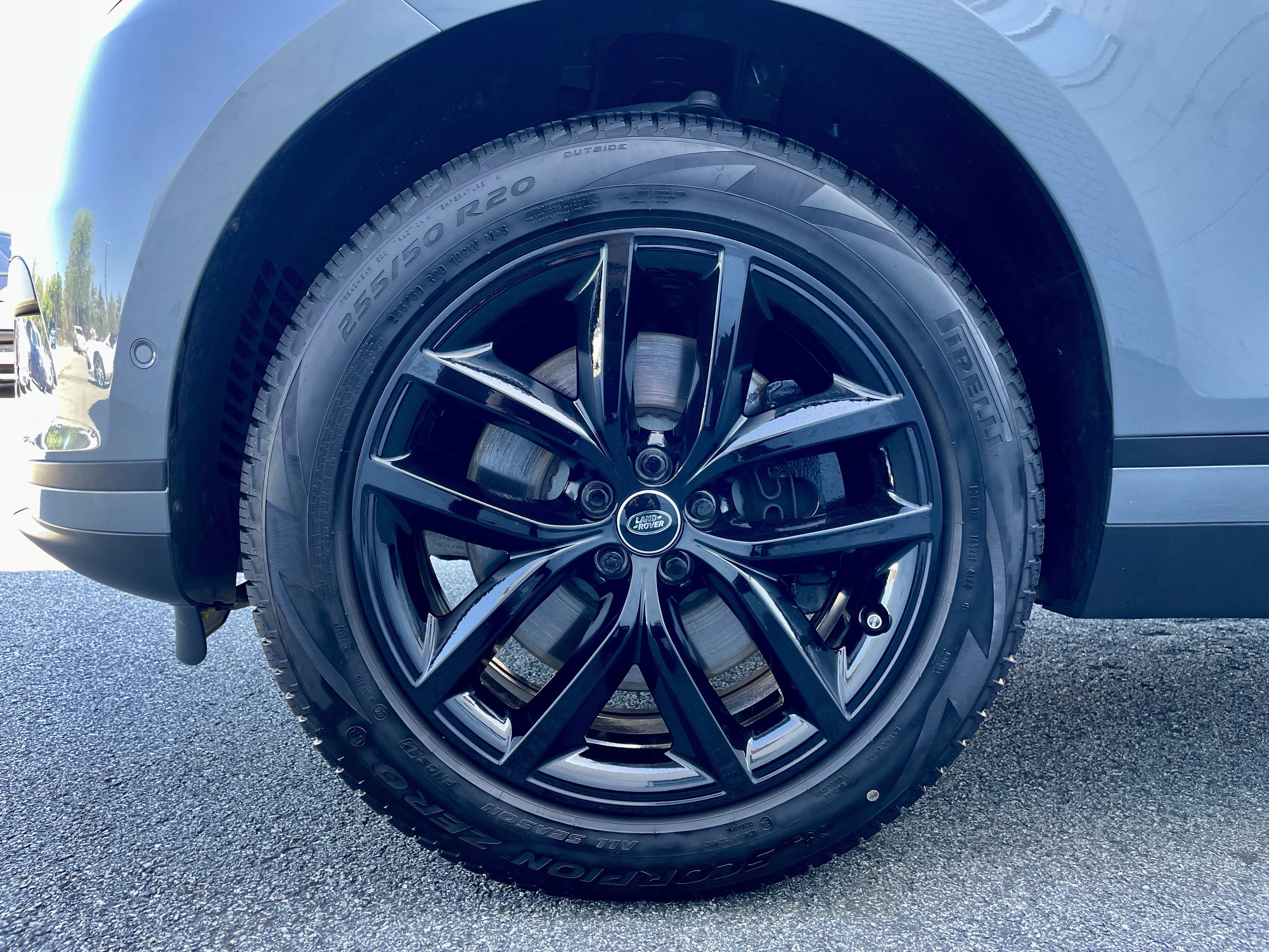 Certified 2026 Land Rover Range Rover Velar S AWD/4WD image 9