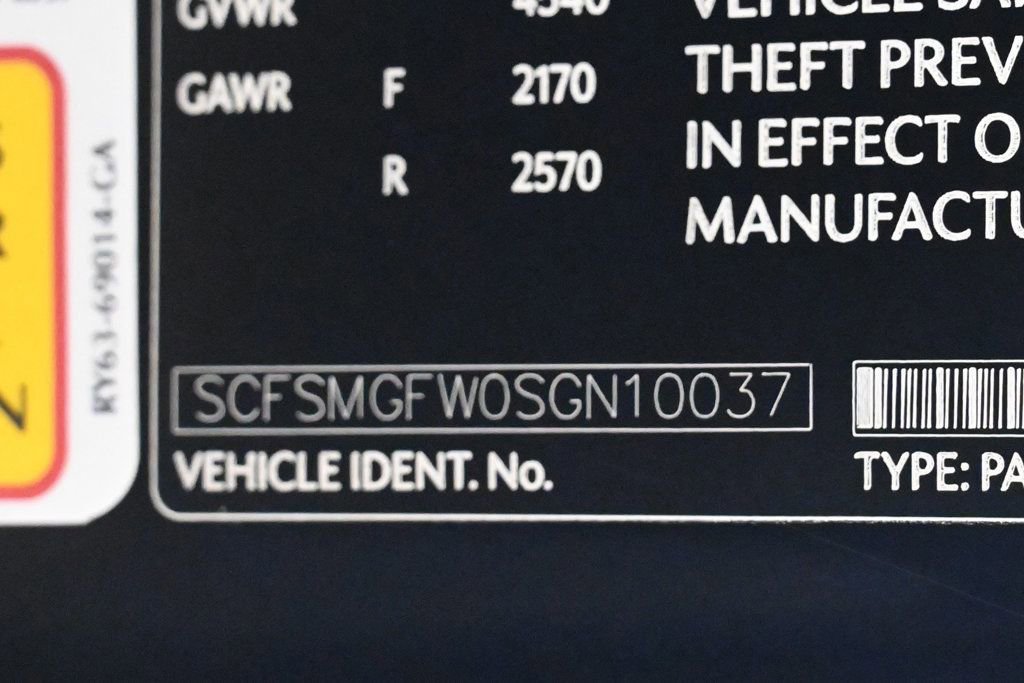 Used 2025 Aston Martin V8 Vantage Coupe image 27