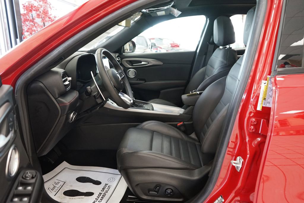 Used 2024 Dodge Hornet R/T Plus w/ R/T Blacktop Package AWD/4WD image 28