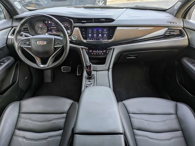 Certified 2025 Cadillac XT6 Sport w/ Platinum Package AWD/4WD image 17