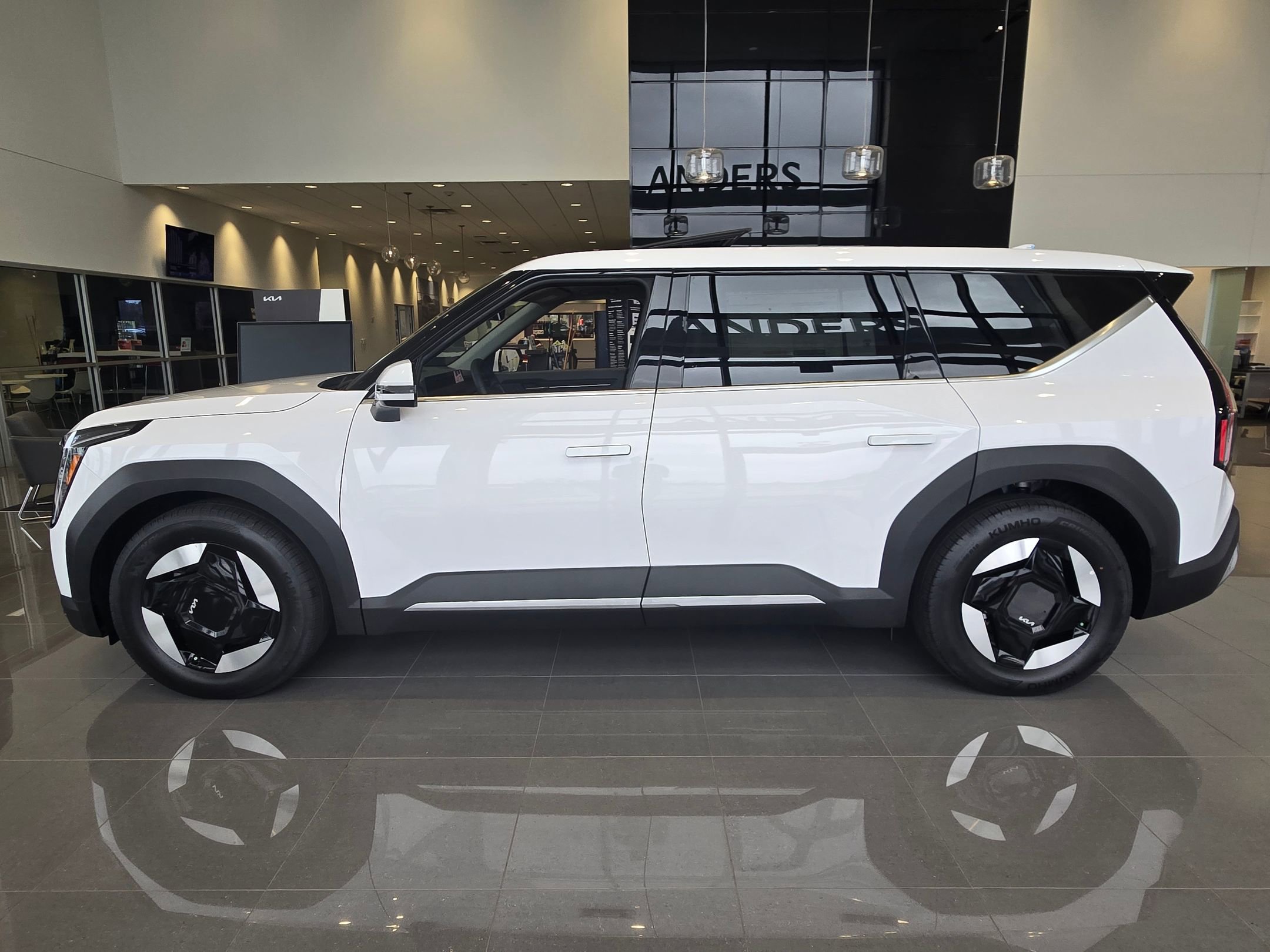 New 2026 Kia EV9 Light RWD image 4