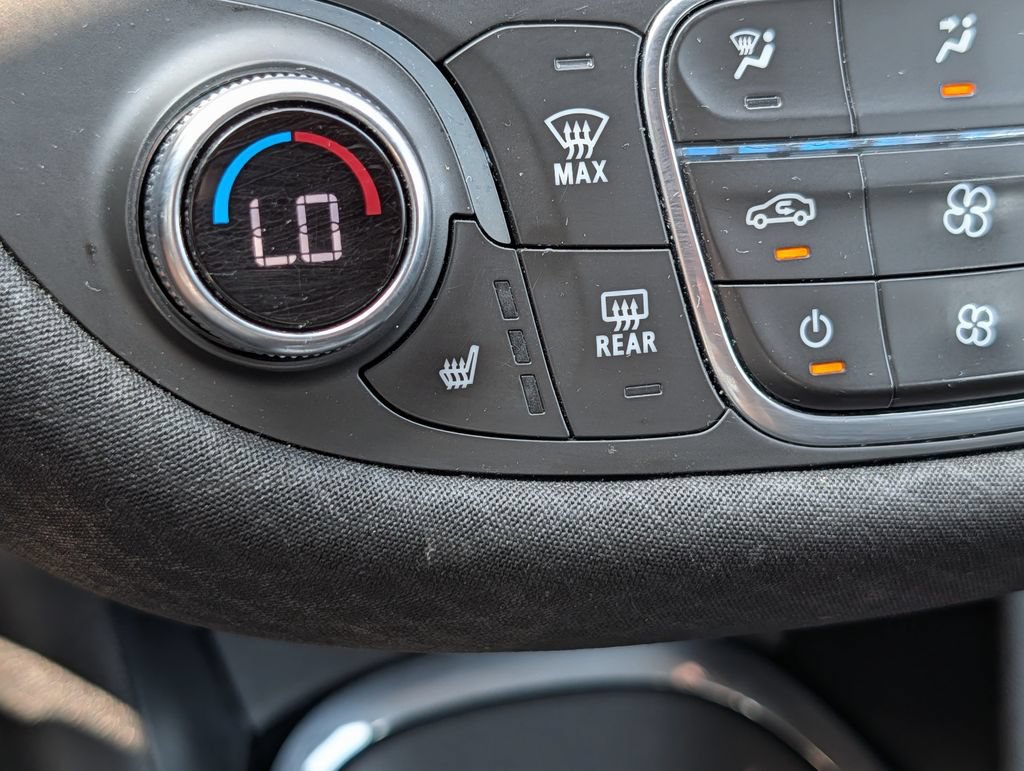 Used 2019 Chevrolet Malibu LT FWD image 25