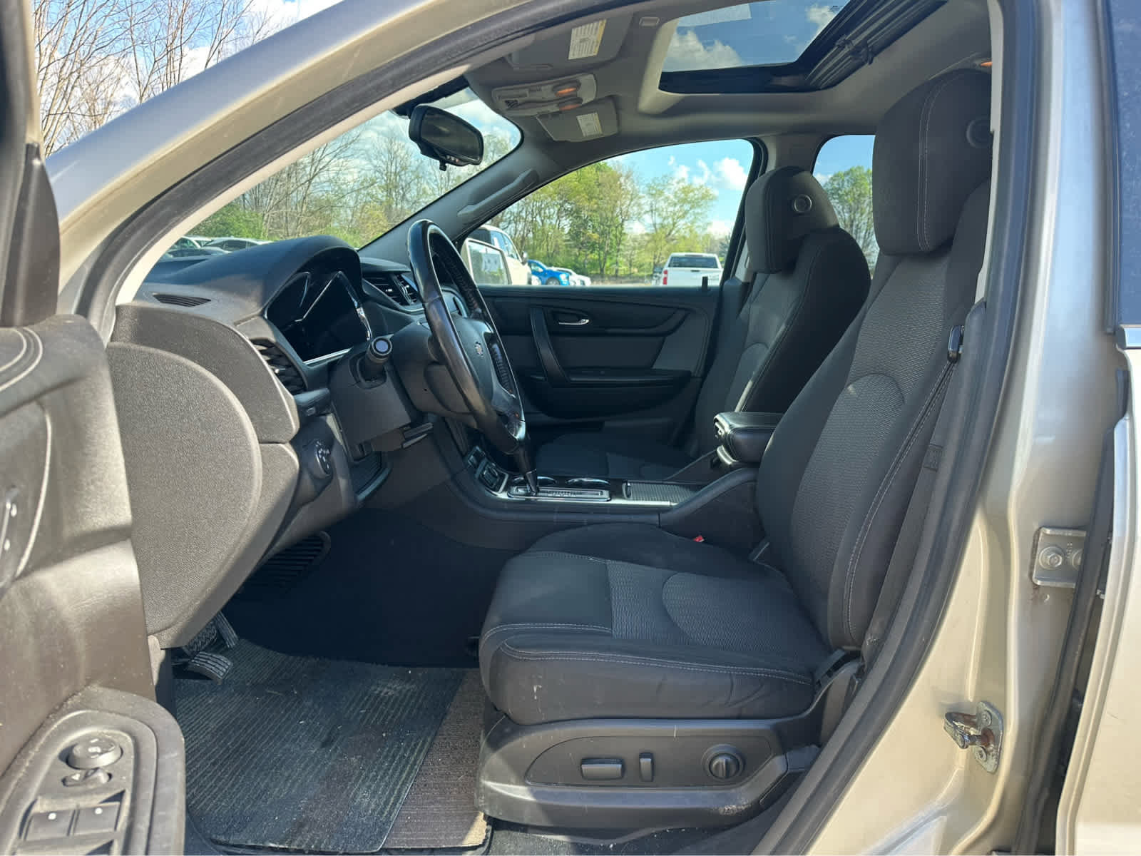 Used 2016 Chevrolet Traverse LT w/ Style and Technology Package AWD/4WD image 9