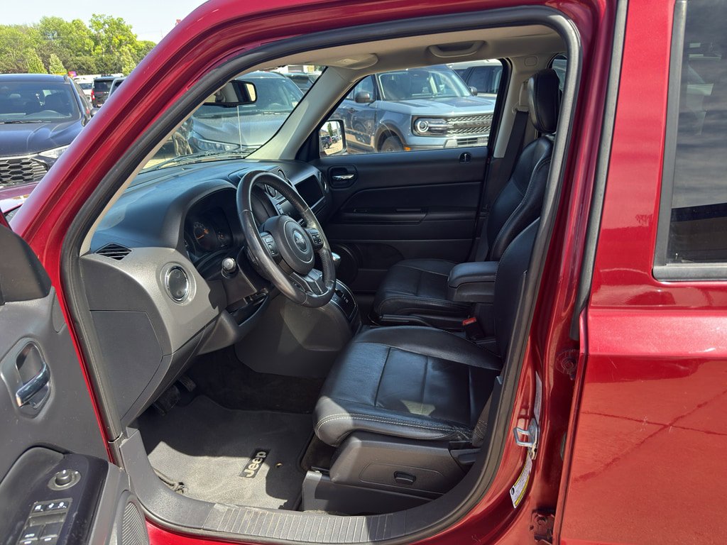 Used 2015 Jeep Patriot High Altitude AWD/4WD image 12