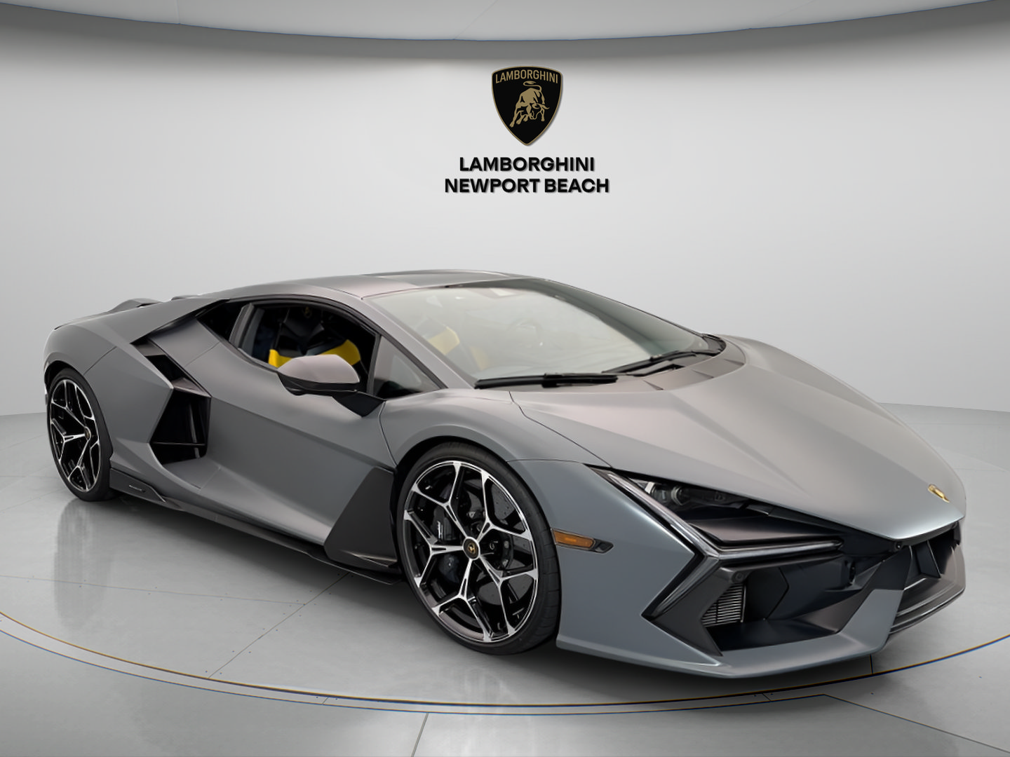 Used 2025 Lamborghini Revuelto AWD/4WD image 1