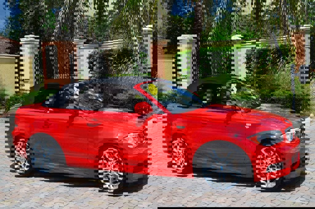 Used 2012 BMW 135i Convertible image 29