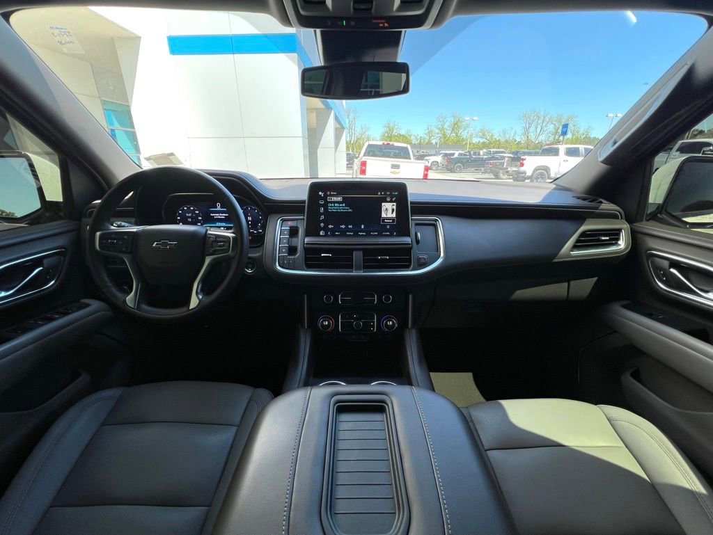 Used 2023 Chevrolet Tahoe Z71 w/ Luxury Package image 2