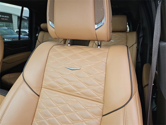 Used 2023 Cadillac Escalade ESV Premium Luxury image 22