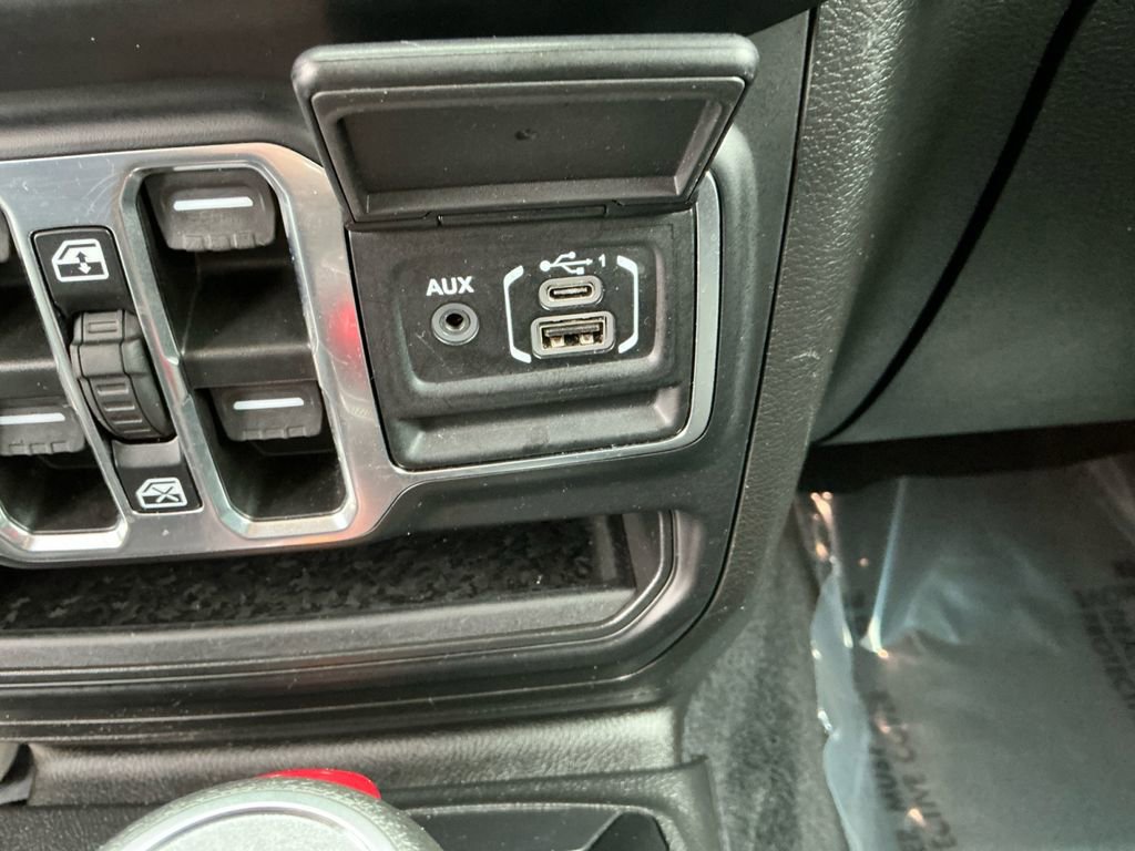 Used 2023 Jeep Wrangler Unlimited AWD/4WD image 27