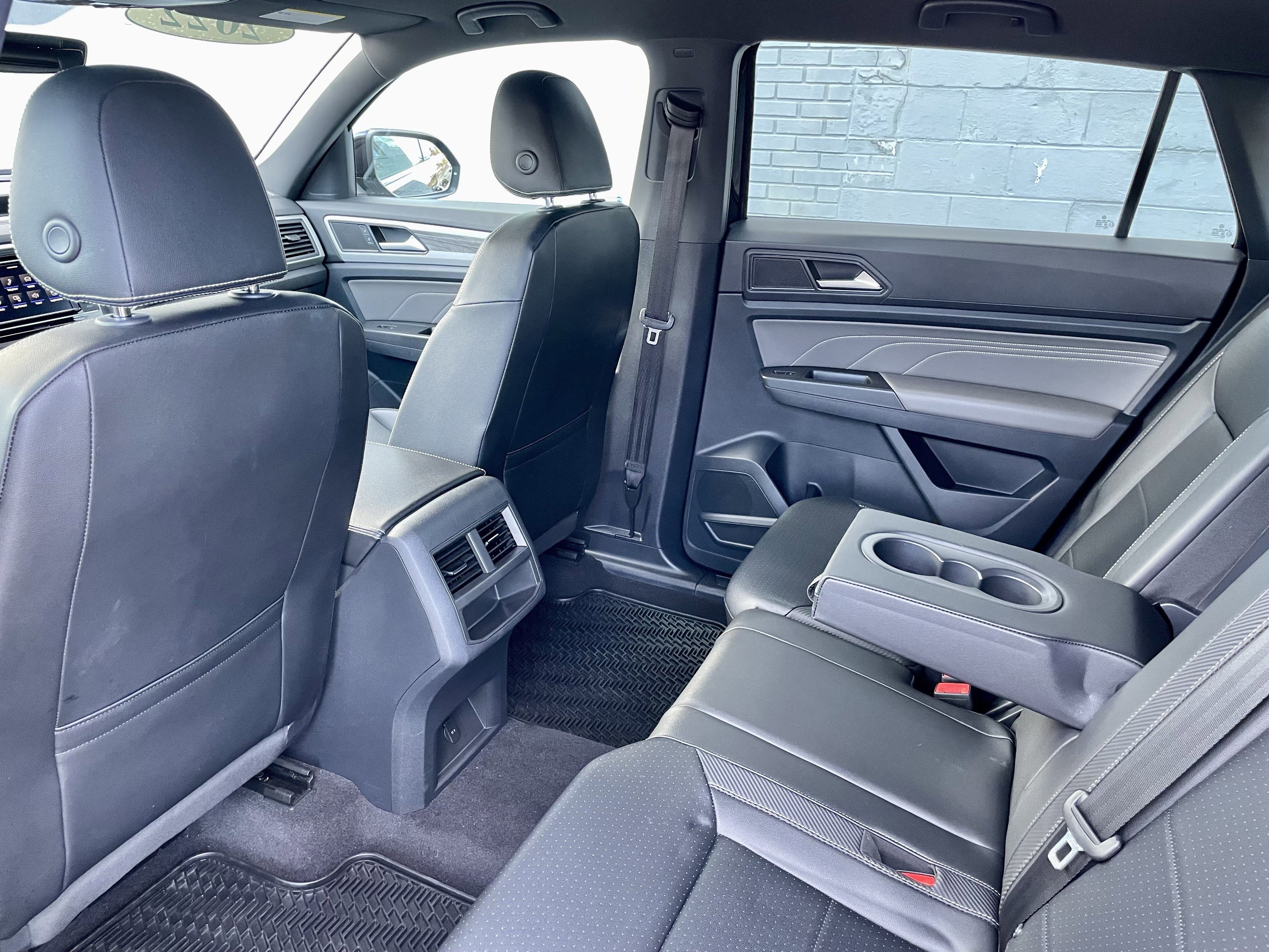 Used 2022 Volkswagen Atlas Cross Sport SE image 28