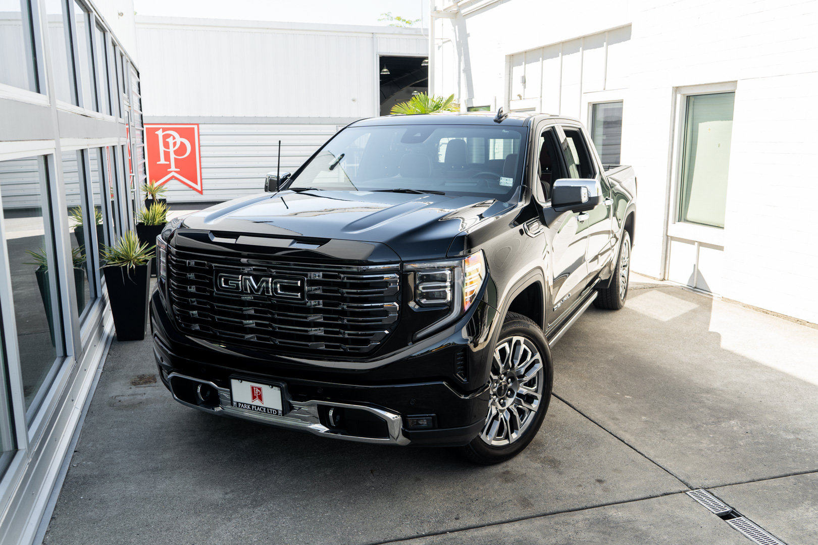 Used 2025 GMC Sierra 1500 Denali Ultimate AWD/4WD image 3
