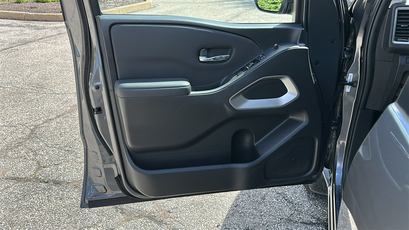 Used 2022 Nissan Frontier SV AWD/4WD image 12