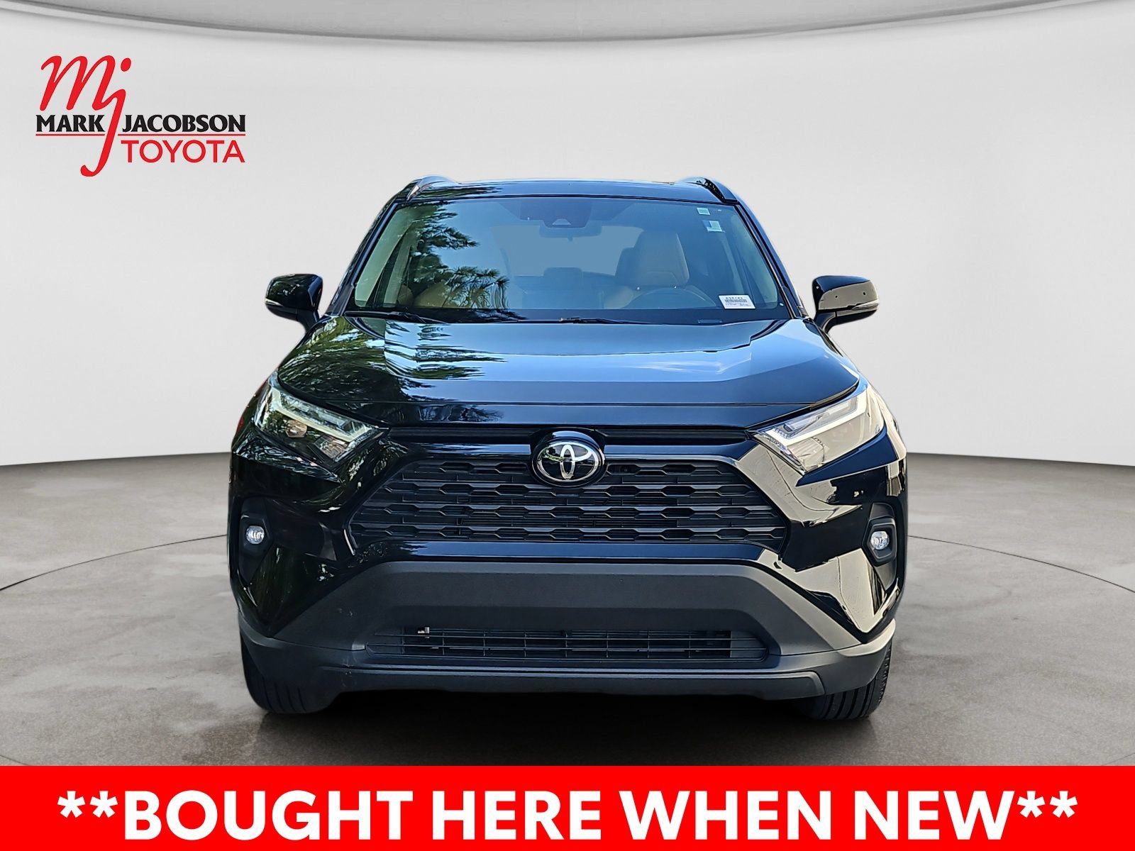 Used 2025 Toyota RAV4 XLE Premium w/ Weather Package AWD/4WD image 3
