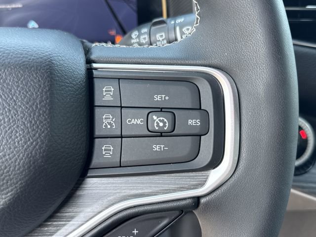 Used 2024 Jeep Wagoneer L Series III w/ Flexible Seating Group AWD/4WD image 27