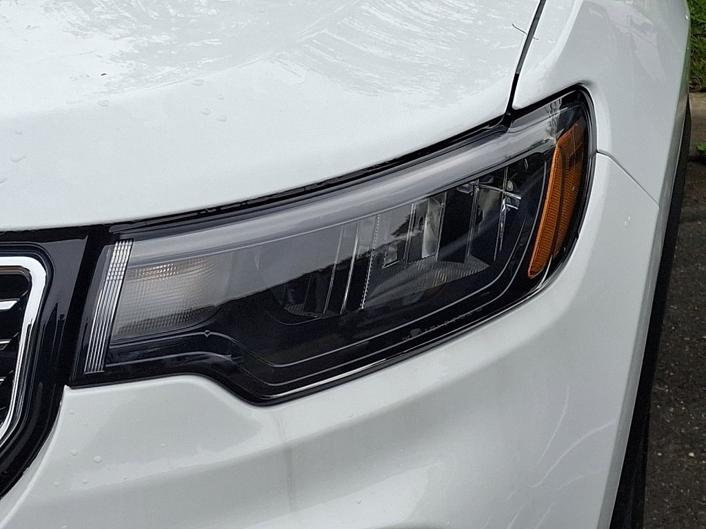 New 2025 Jeep Compass Limited image 4