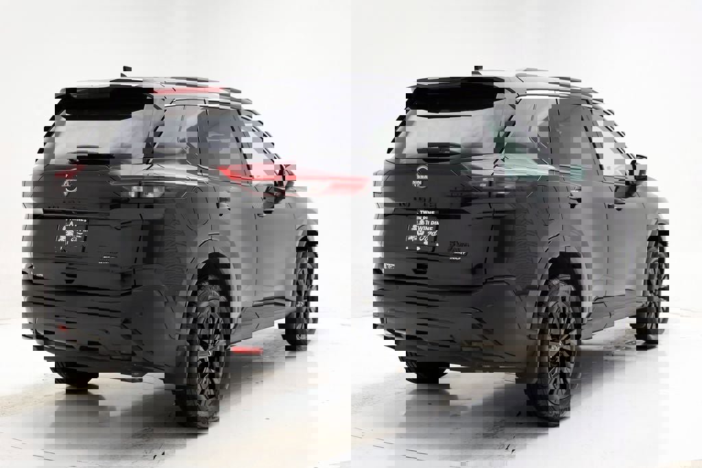 Used 2023 Nissan Rogue SV w/ SV Premium Package image 8