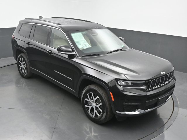 Used 2025 Jeep Grand Cherokee L Limited w/ Trailer Tow Package AWD/4WD image 43