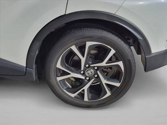 Used 2020 Toyota C-HR XLE FWD image 7