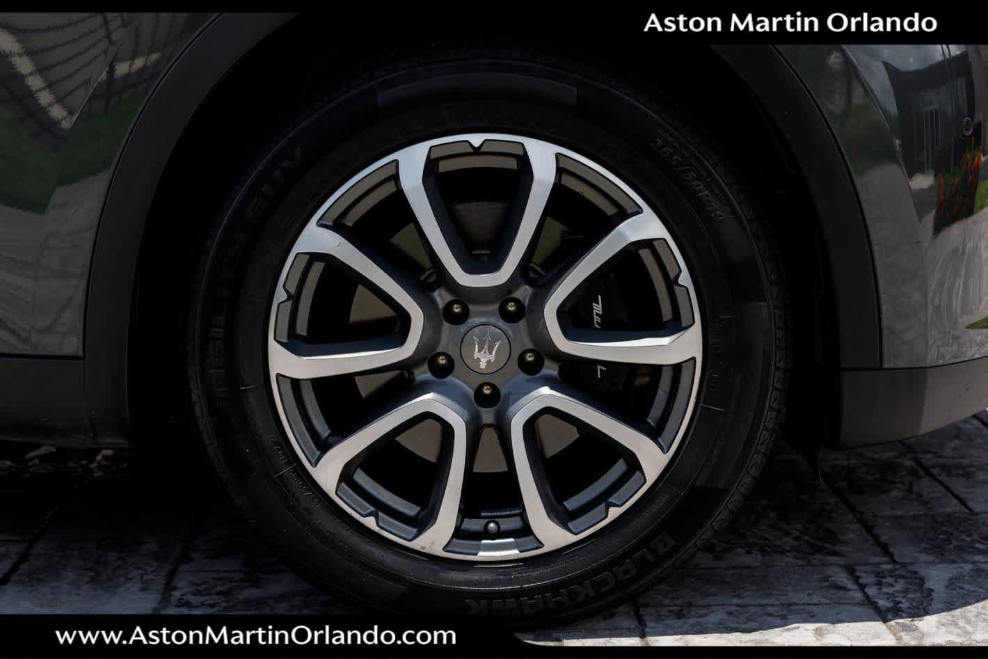Used 2017 Maserati Levante AWD/4WD image 21