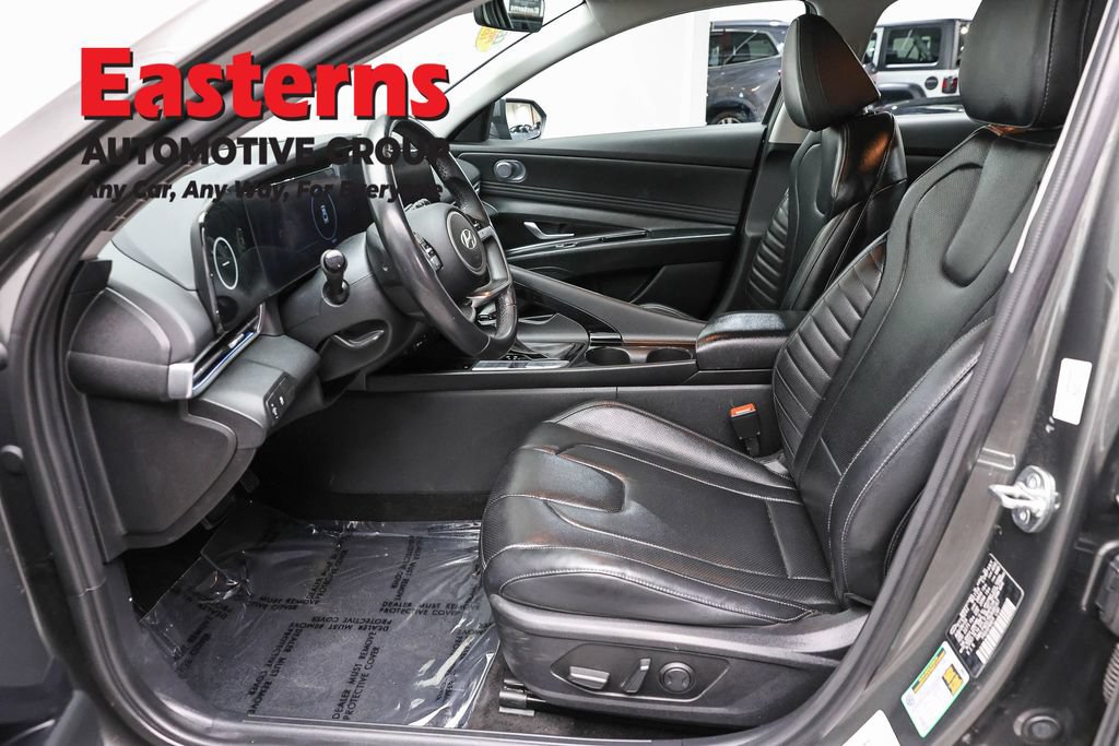 Used 2024 Hyundai Elantra Limited FWD image 14