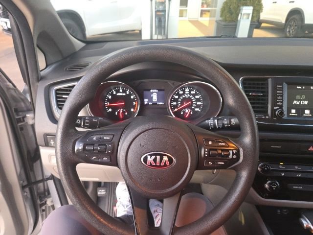 Used 2019 Kia Sedona LX image 4
