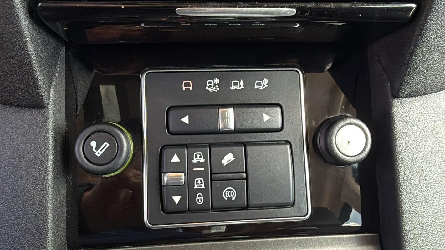 Used 2016 Land Rover LR4 HSE AWD/4WD image 27
