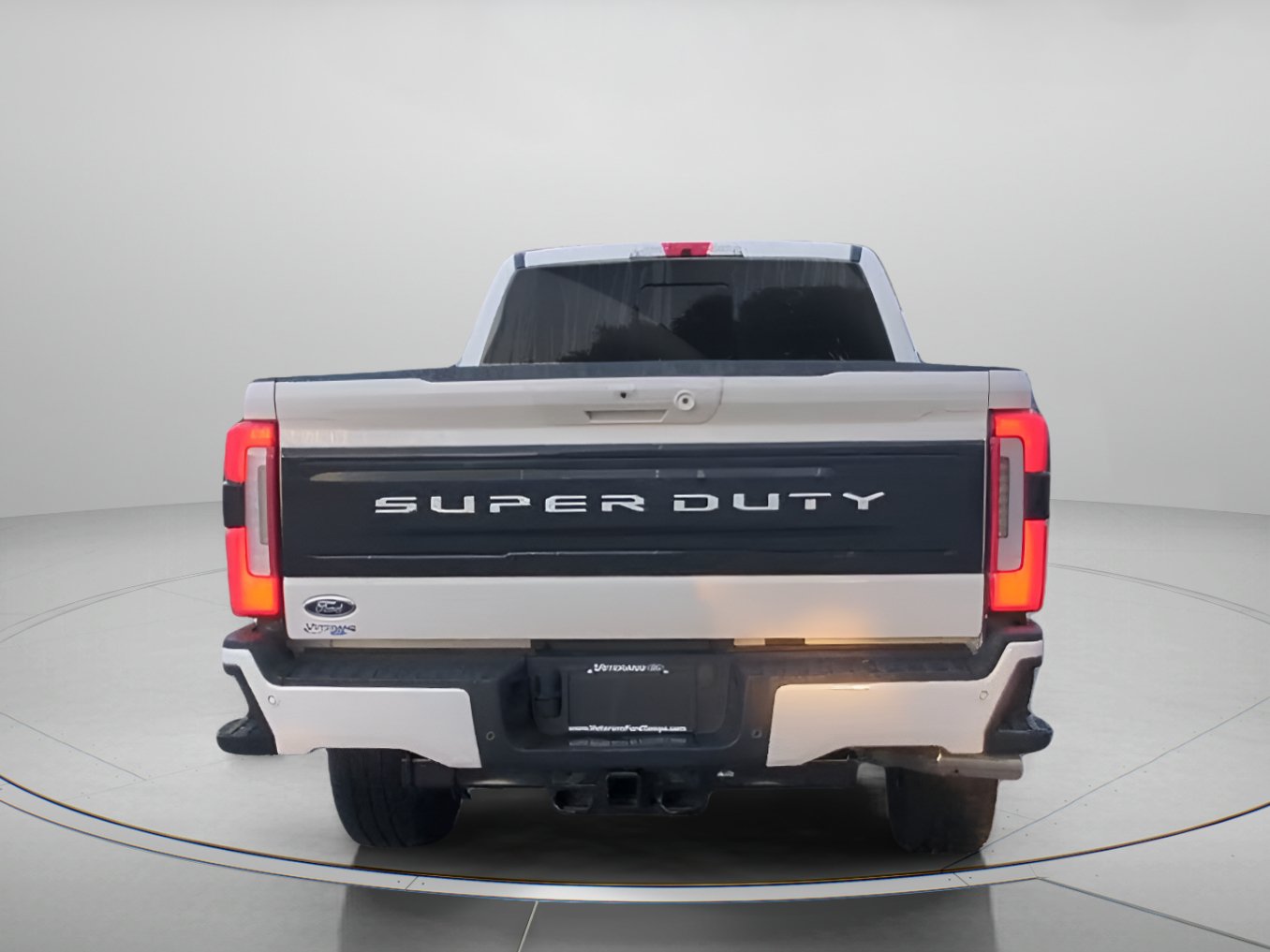 Certified 2025 Ford F250 Platinum w/ FX4 Off-Road Package AWD/4WD image 25