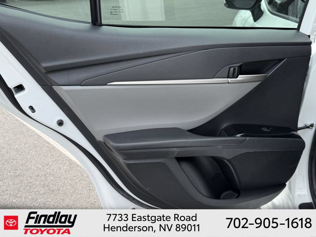 Used 2025 Toyota Camry SE AWD/4WD image 19