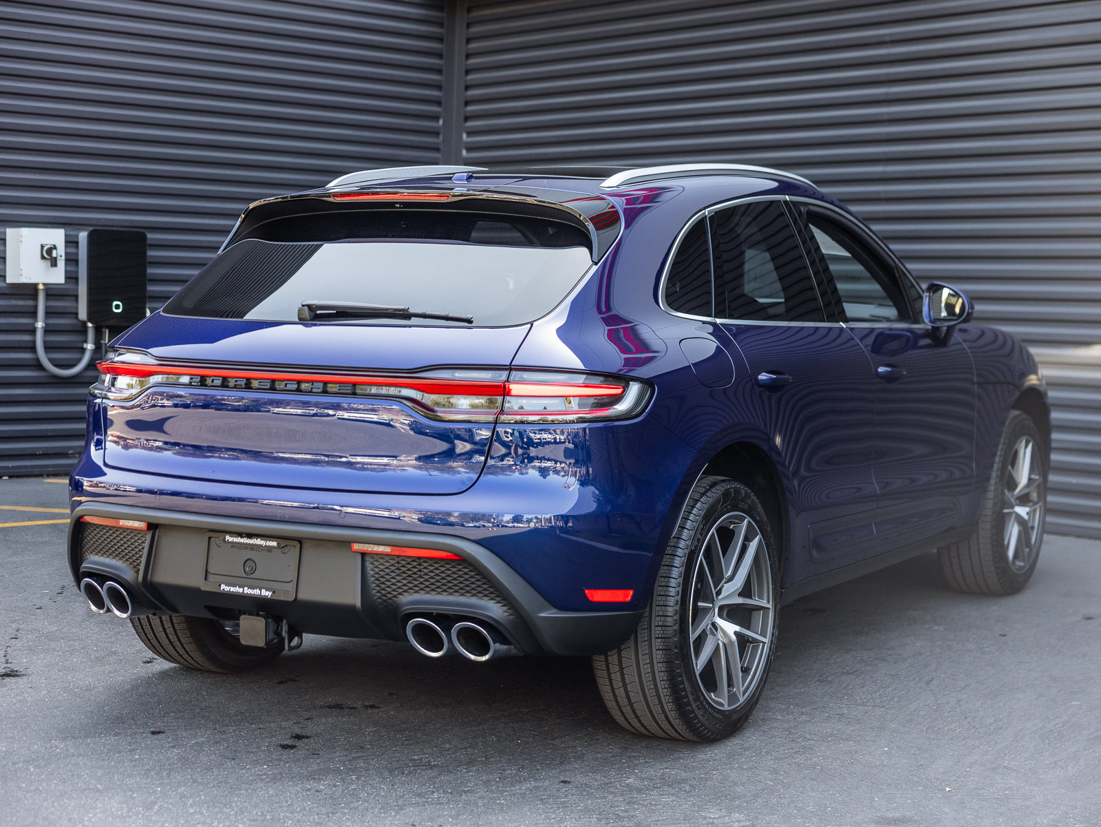 Certified 2026 Porsche Macan AWD/4WD image 9