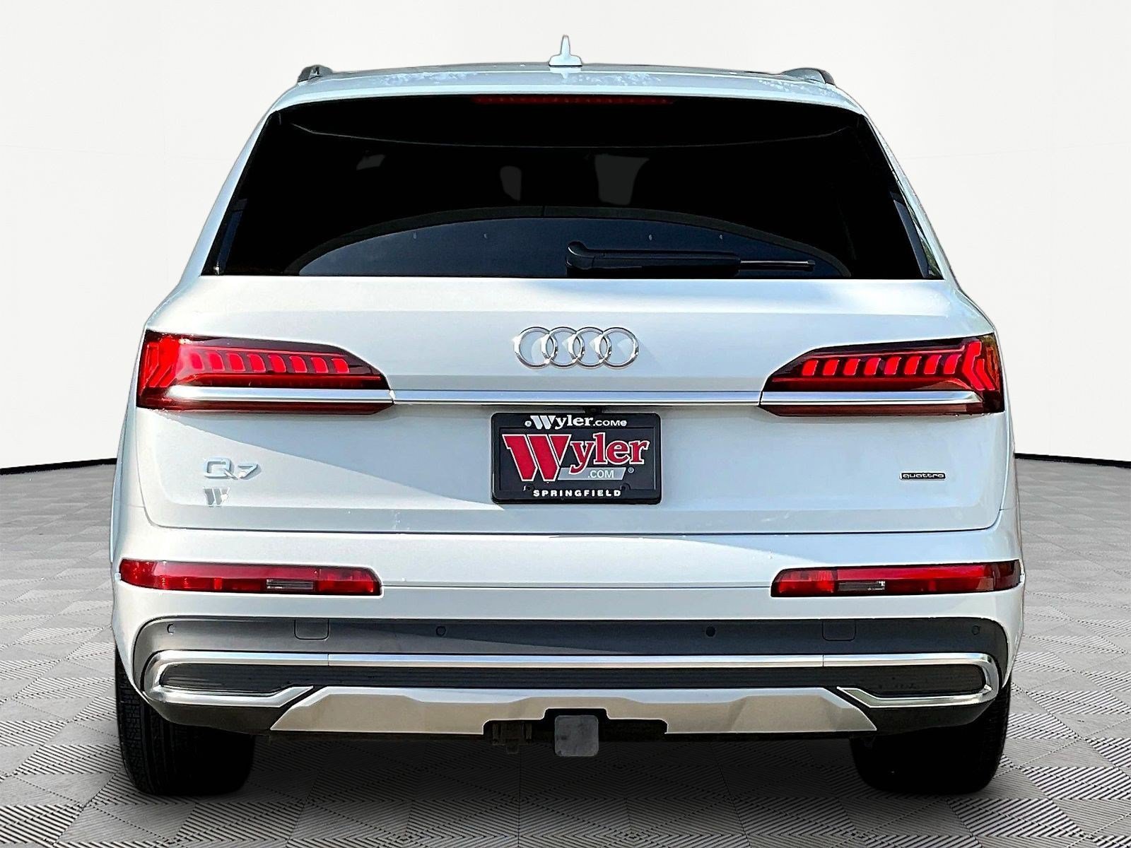 Used 2023 Audi Q7 3.0T Prestige AWD/4WD image 5