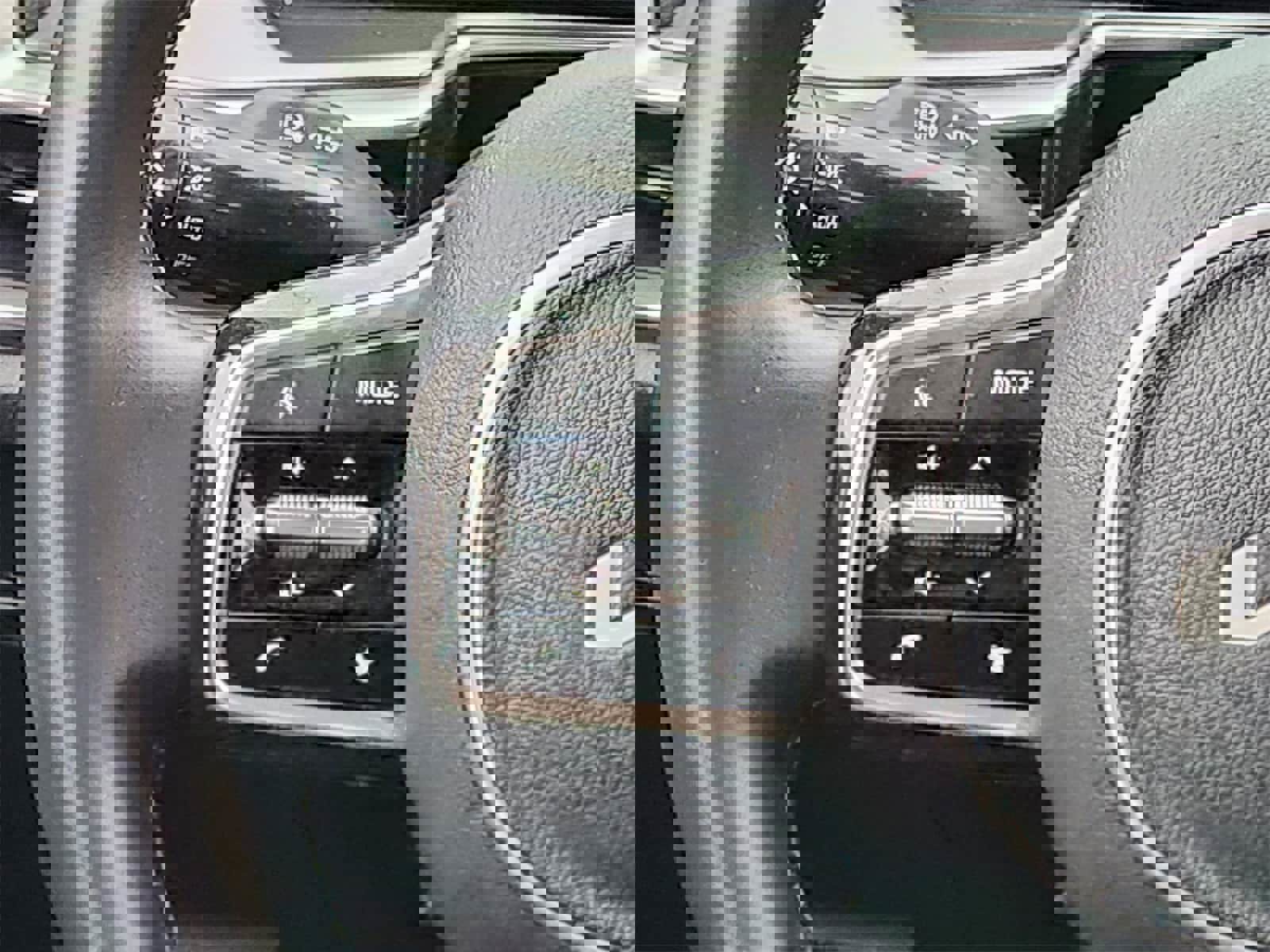 Used 2025 Kia Sorento S w/ Panoramic Sunroof Package image 36