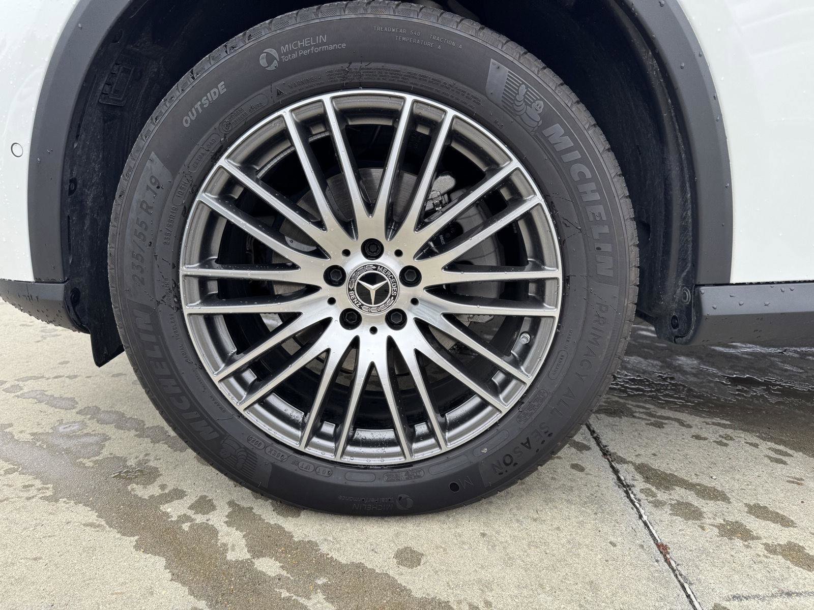 Certified 2025 Mercedes-Benz GLC 300 image 6