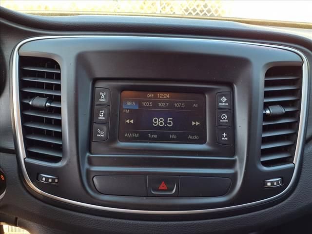 Used 2015 Chrysler 200 Limited FWD image 16