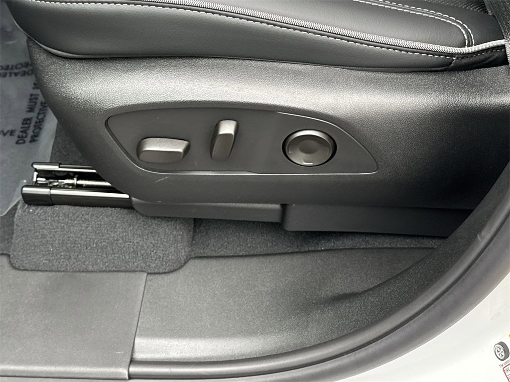 New 2025 Chevrolet Silverado EV LT image 14