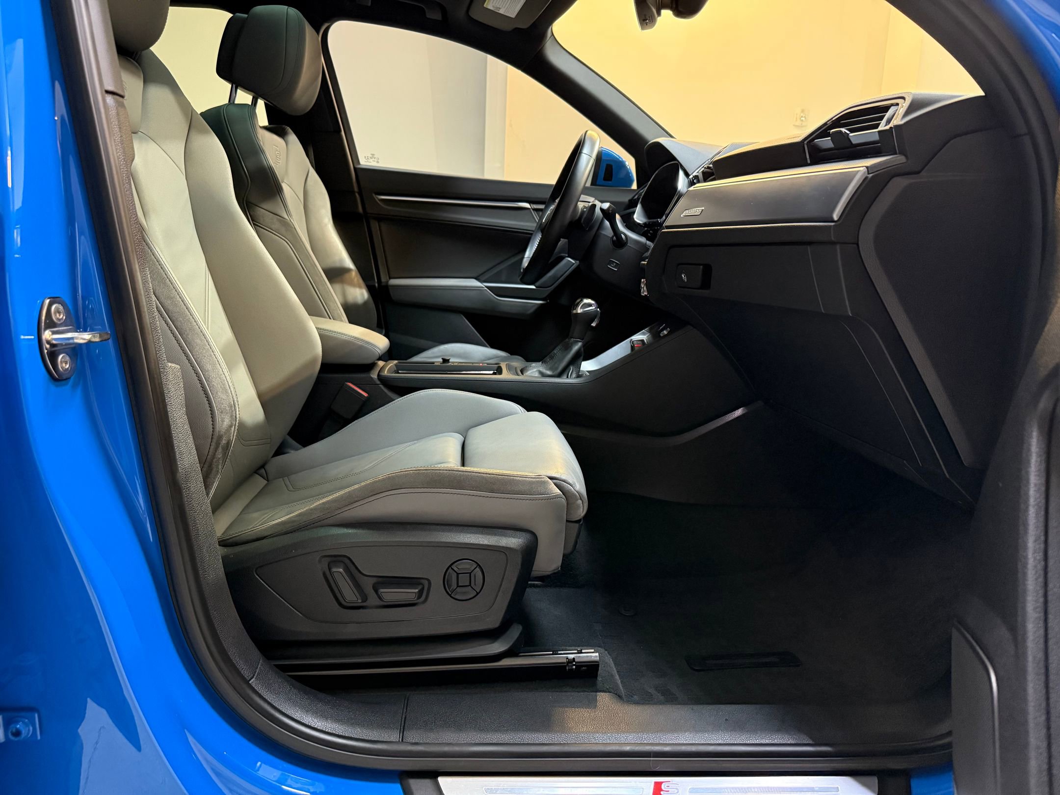 Used 2020 Audi Q3 2.0T Premium Plus w/ Premium Plus Package image 49