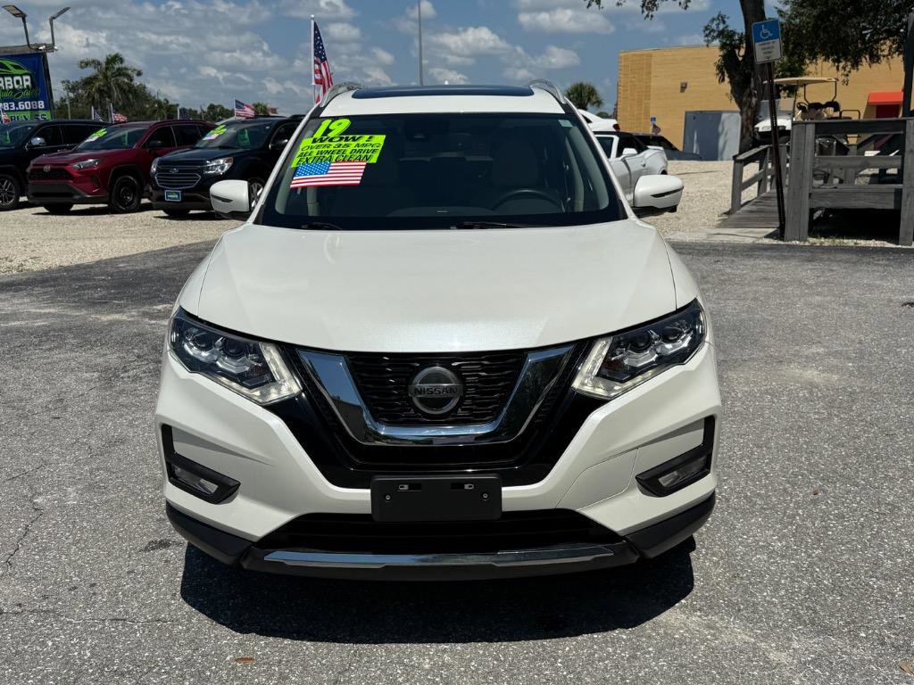 Used 2019 Nissan Rogue SL w/ Premium Package image 2