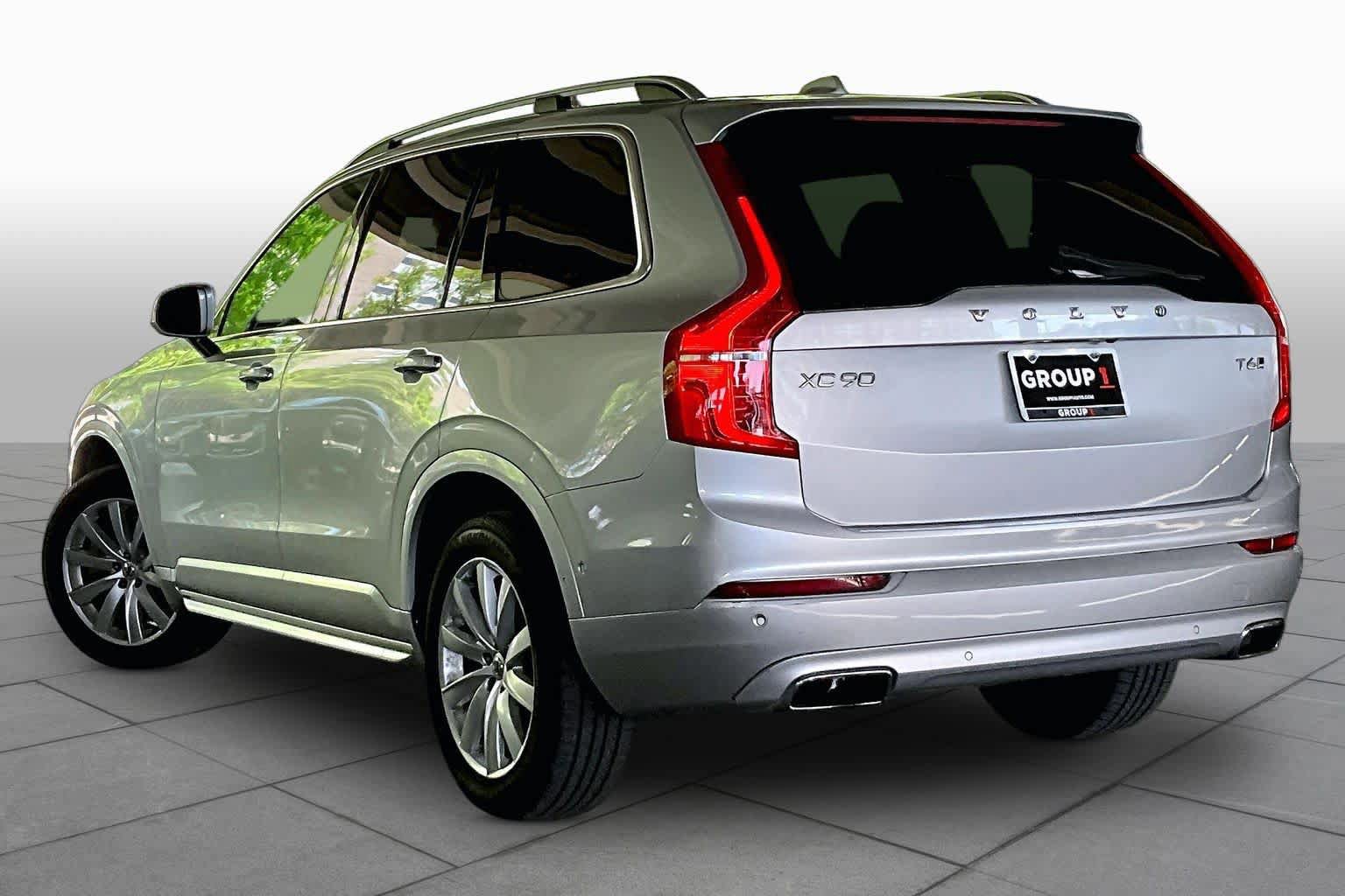 Used 2018 Volvo XC90 T6 Momentum w/ Convenience Package AWD/4WD image 11