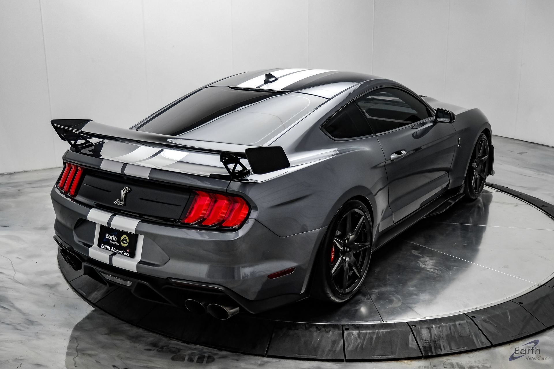 Used 2021 Ford Mustang Shelby GT500 w/ Carbon Fiber Track Pack RWD image 21