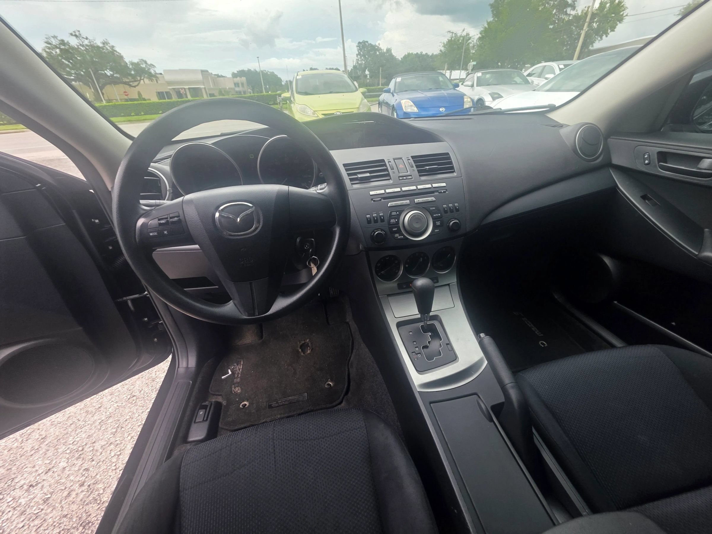 Used 2011 MAZDA MAZDA3 i Sport FWD image 10