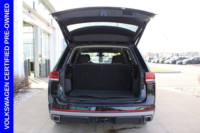 Used 2025 Volkswagen Atlas Peak Edition SE image 10