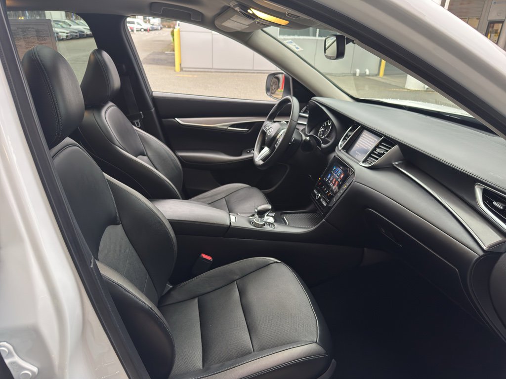 Used 2022 INFINITI QX50 Luxe image 16