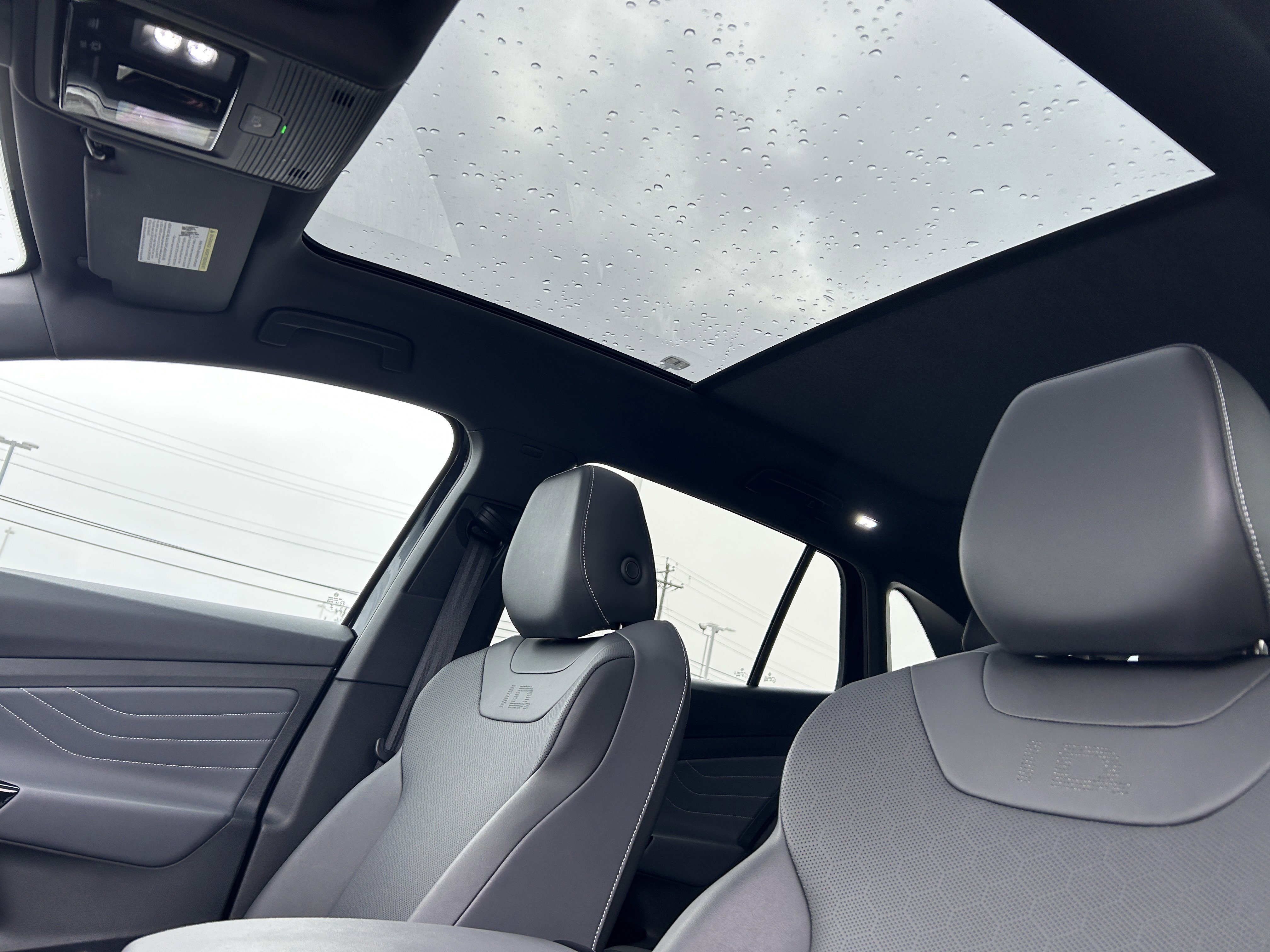 Used 2023 Volkswagen ID.4 Pro S Plus image 22