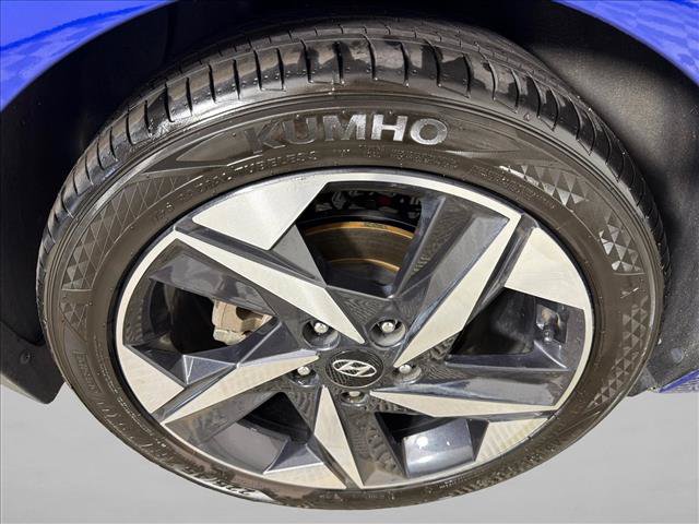 Used 2023 Hyundai Elantra Limited FWD image 19