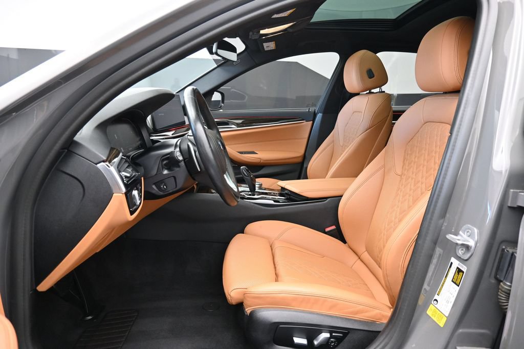 Used 2021 BMW 530i w/ Premium Package RWD image 10