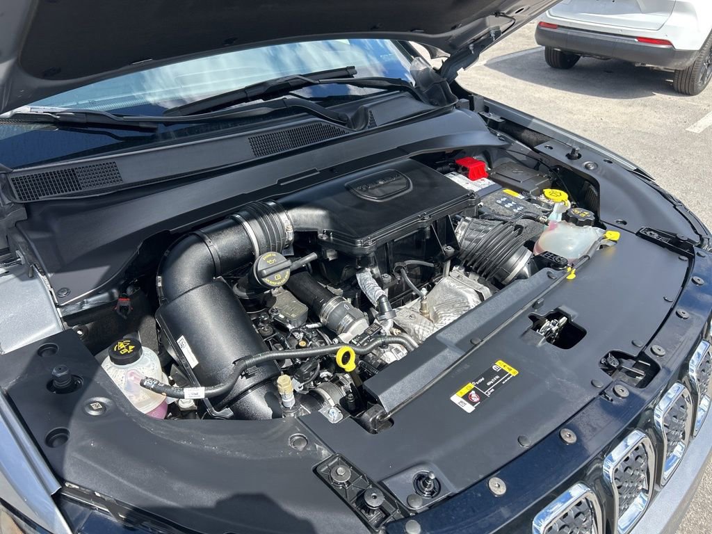 Used 2023 Jeep Compass Limited image 16